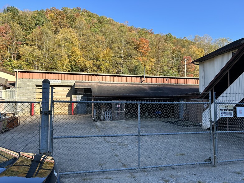 976 Enterprise Dr, Logan, WV for lease - Building Photo - Image 2 of 17