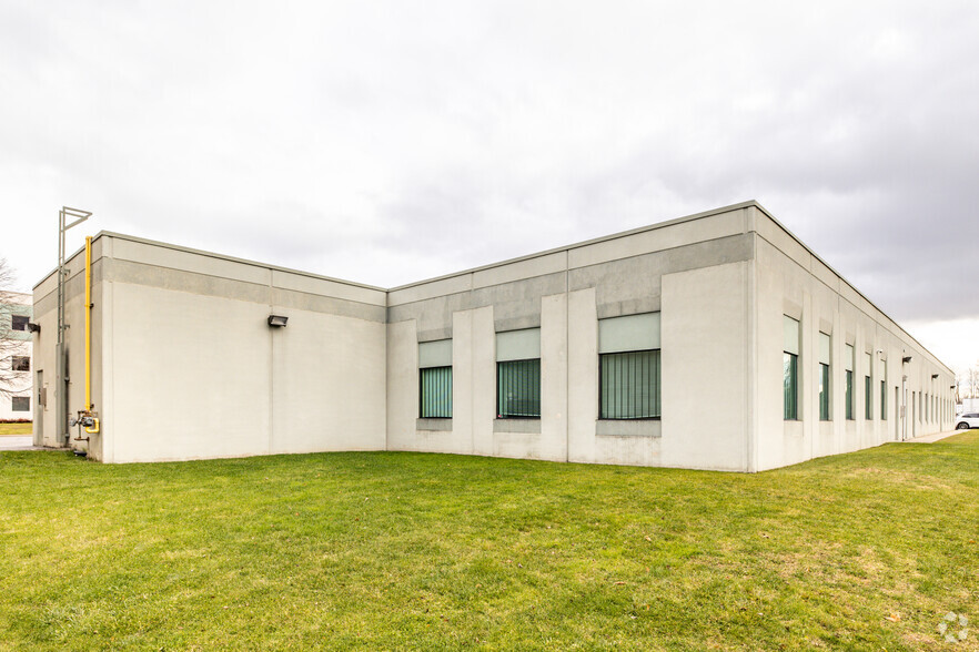 152 Cleopatra Dr, Ottawa, ON for lease - Building Photo - Image 3 of 3