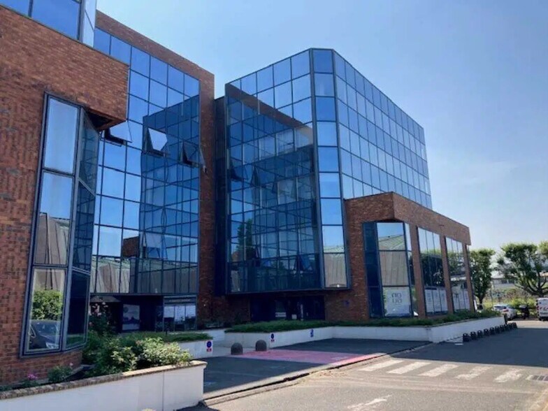 23 Avenue Louis Bréguet, Vélizy-Villacoublay for lease - Building Photo - Image 1 of 2