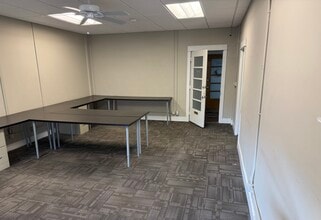 104 W 4th St, Royal Oak, MI for lease Interior Photo- Image 2 of 5