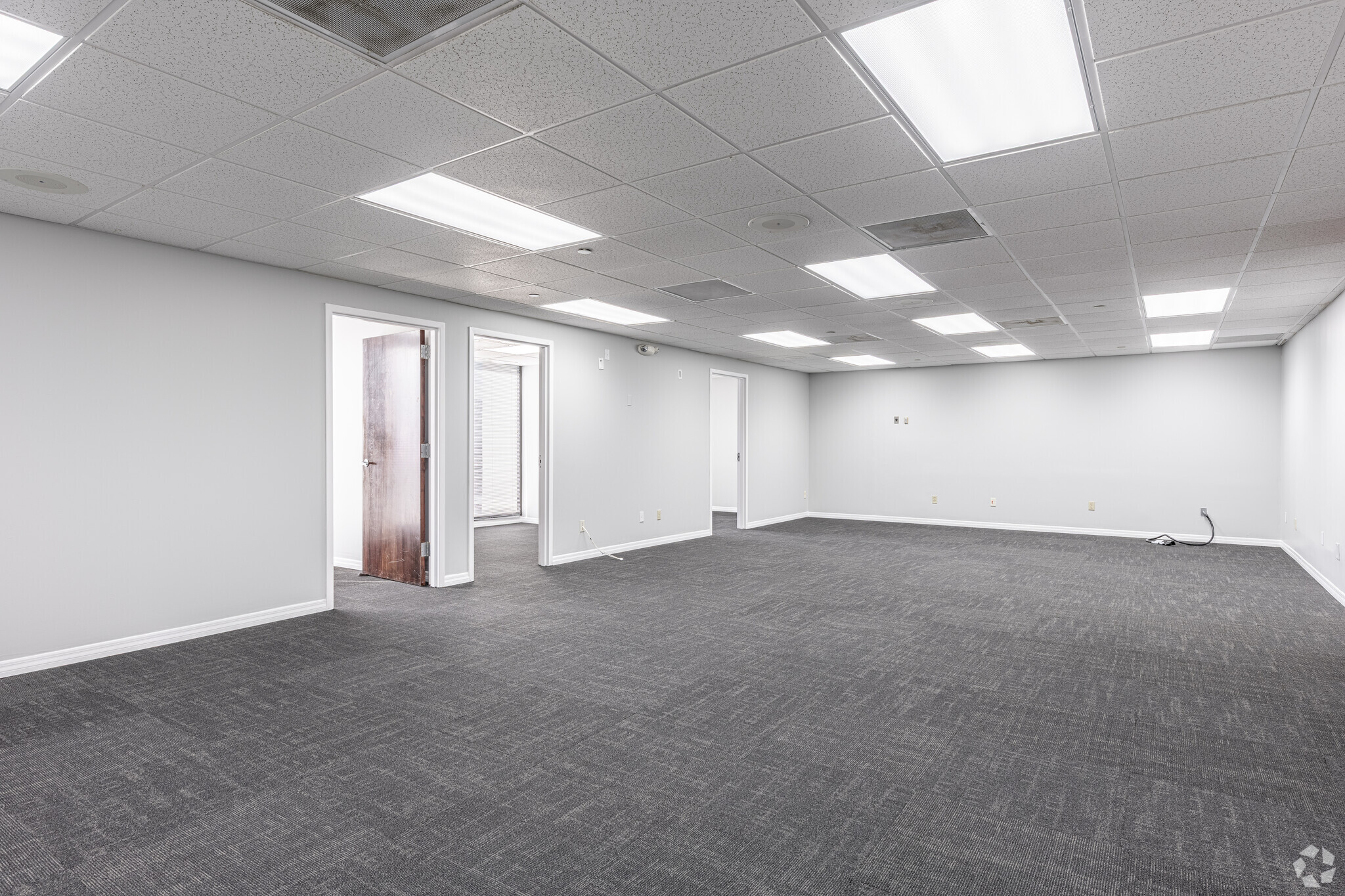 1665 Palm Beach Lakes Blvd, West Palm Beach, FL for lease Interior Photo- Image 1 of 2