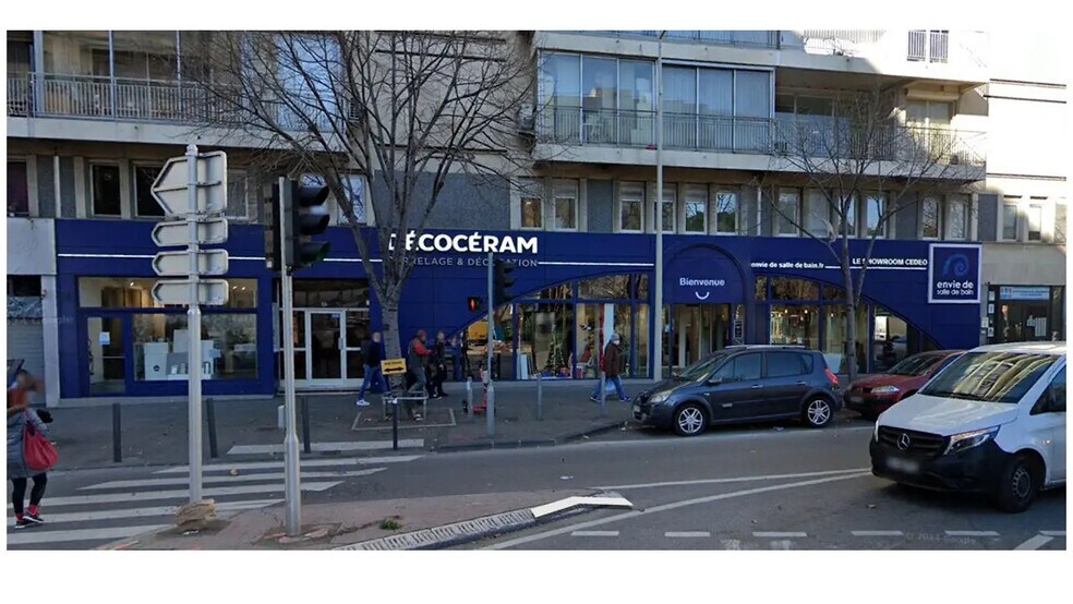 Retail in Marseille for lease - Building Photo - Image 1 of 3