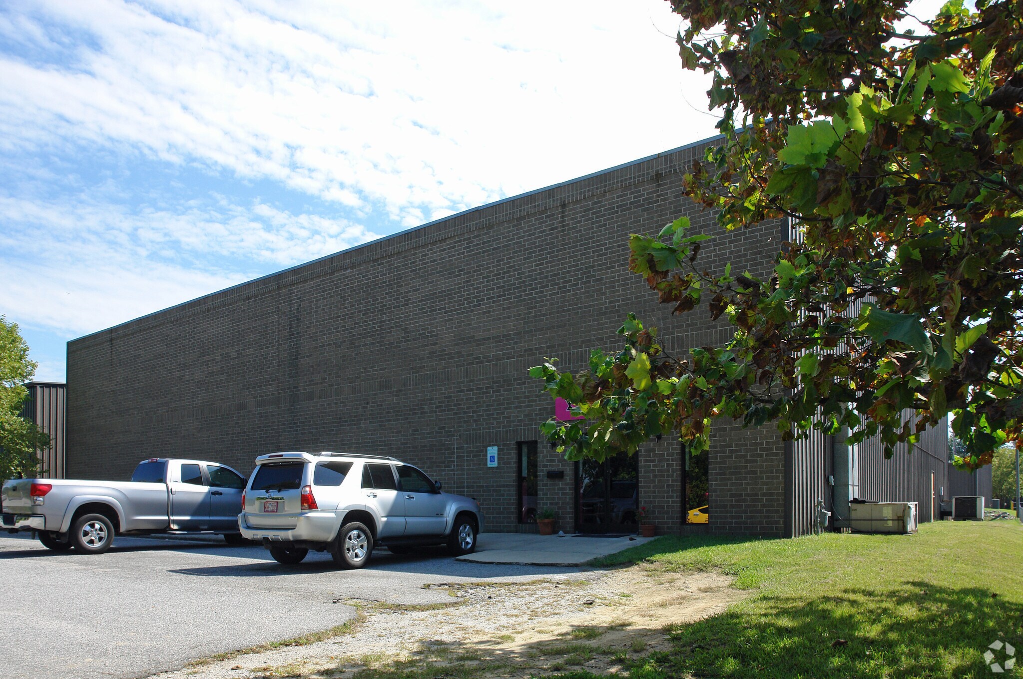 631 Mcway Dr, High Point, NC for sale Primary Photo- Image 1 of 1