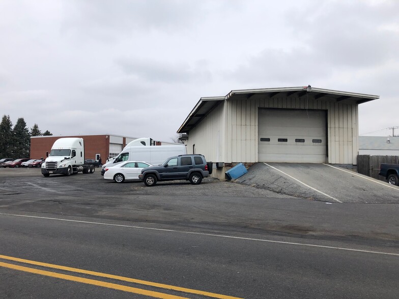 2340 Schoenersville Rd, Allentown, PA for lease - Building Photo - Image 1 of 6