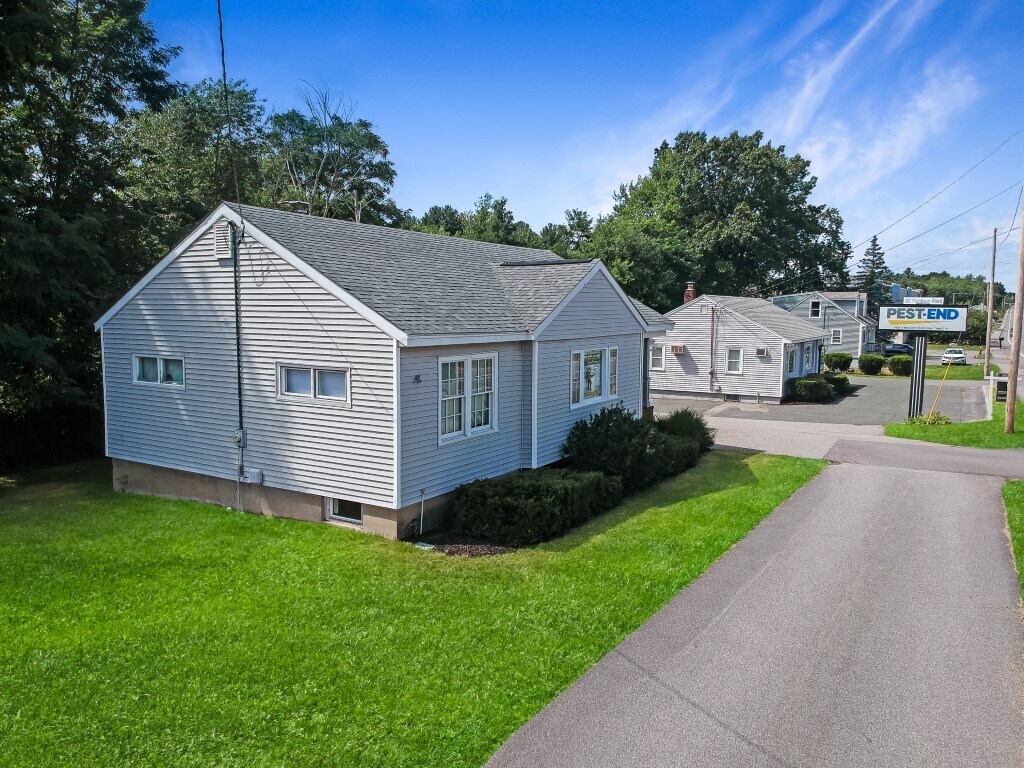 80 Plaistow Rd, Plaistow, NH 03865