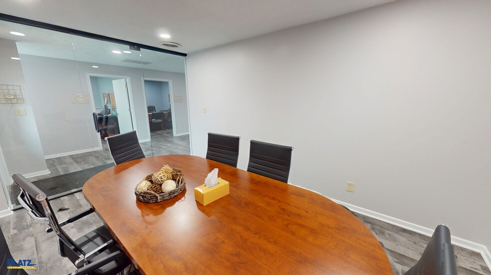 650 Youngstown Warren Rd, Niles, OH for sale - Building Photo - Image 3 of 16