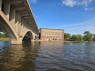 More details for 220 N Water St, Rockford, IL - Industrial for Sale