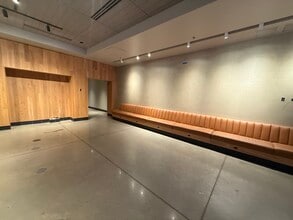 3205-3229 Virginia Beach Blvd, Virginia Beach, VA for lease Interior Photo- Image 2 of 12