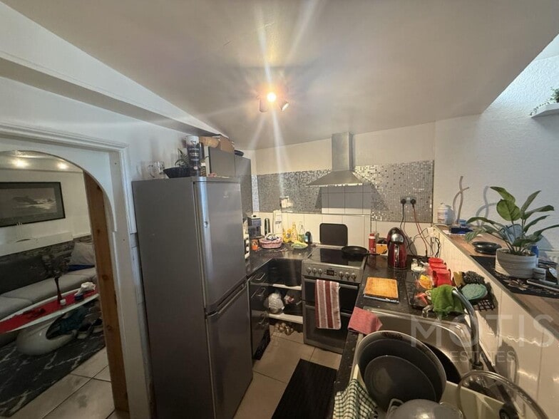 83 Cheriton High St, Folkestone for sale - Building Photo - Image 3 of 12