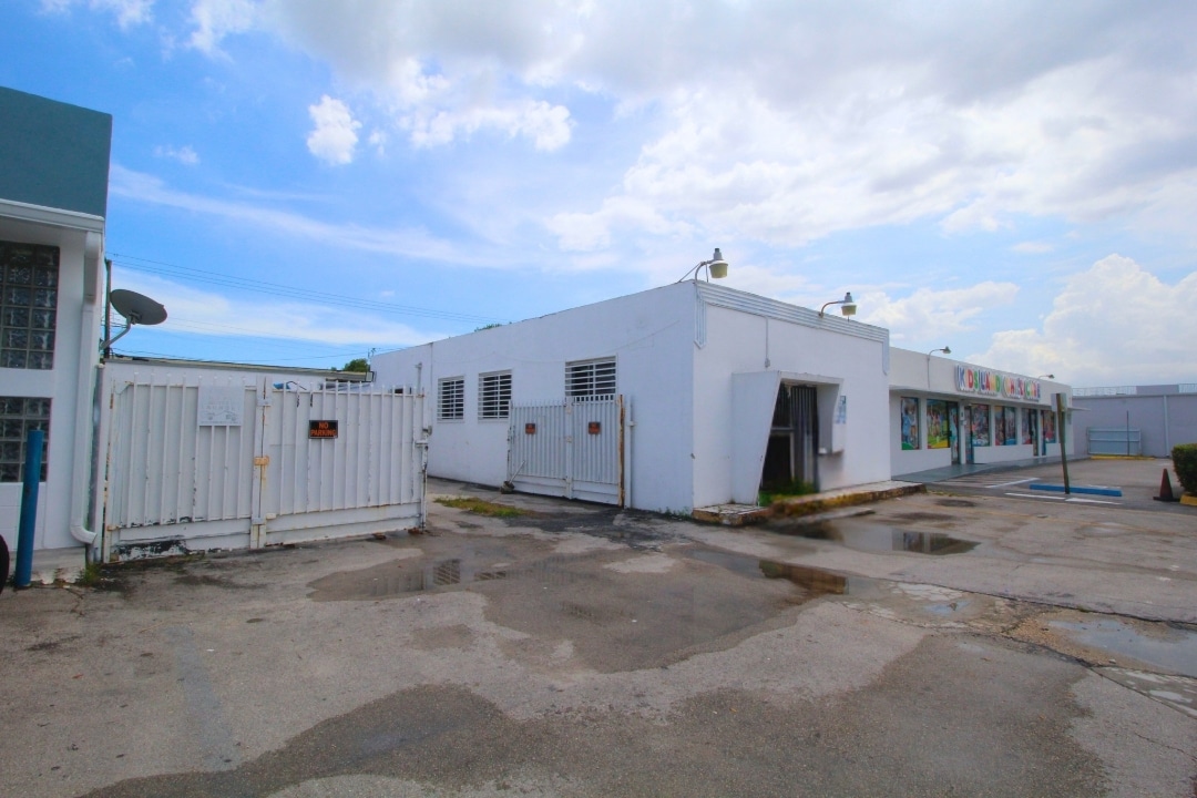 34 E 9th St, Hialeah, FL for lease Building Photo- Image 1 of 18