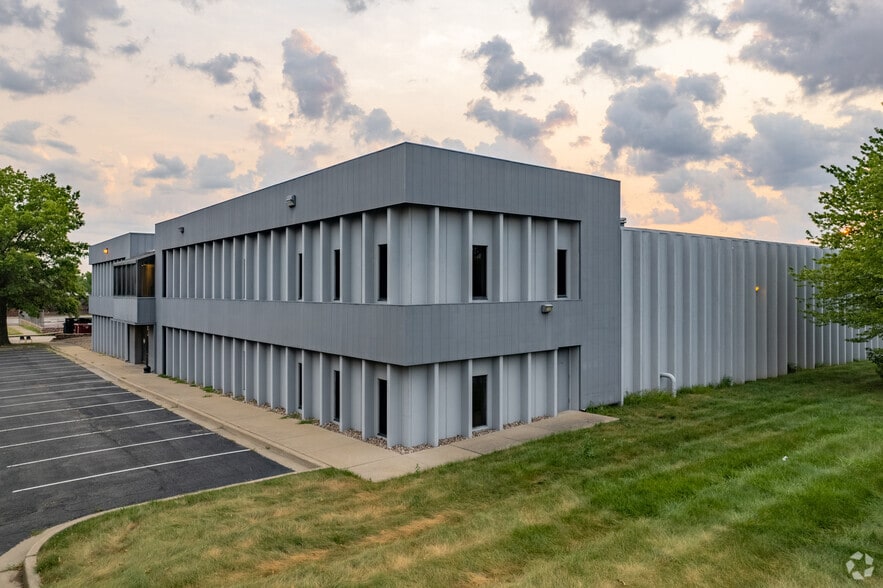 9605 Dice Ln, Lenexa, KS for sale - Primary Photo - Image 1 of 1