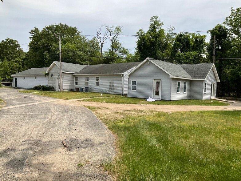 413 Oak Glen Rd, Howell, NJ for lease - Building Photo - Image 1 of 5