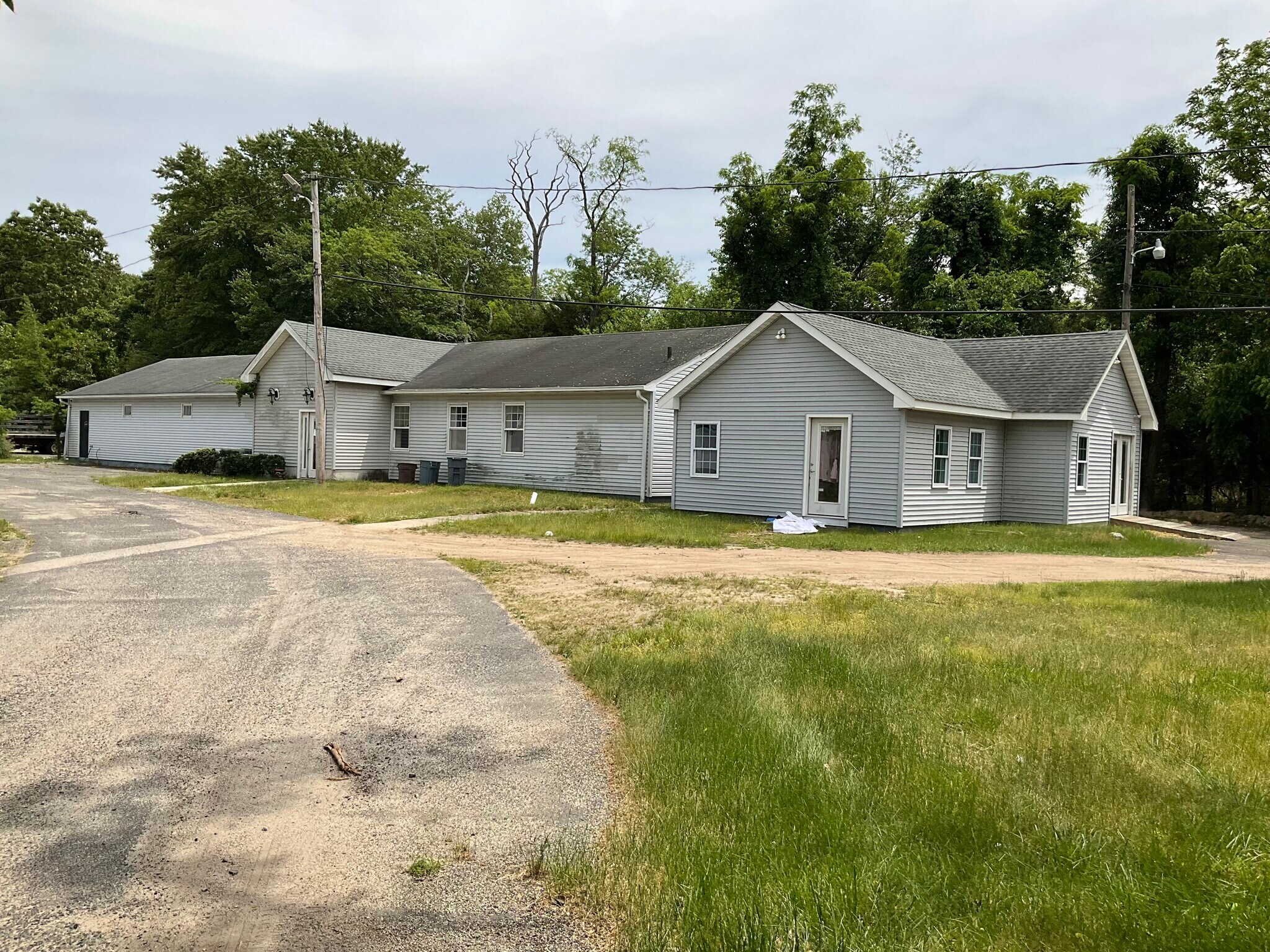 413 Oak Glen Rd, Howell, NJ for lease Building Photo- Image 1 of 6