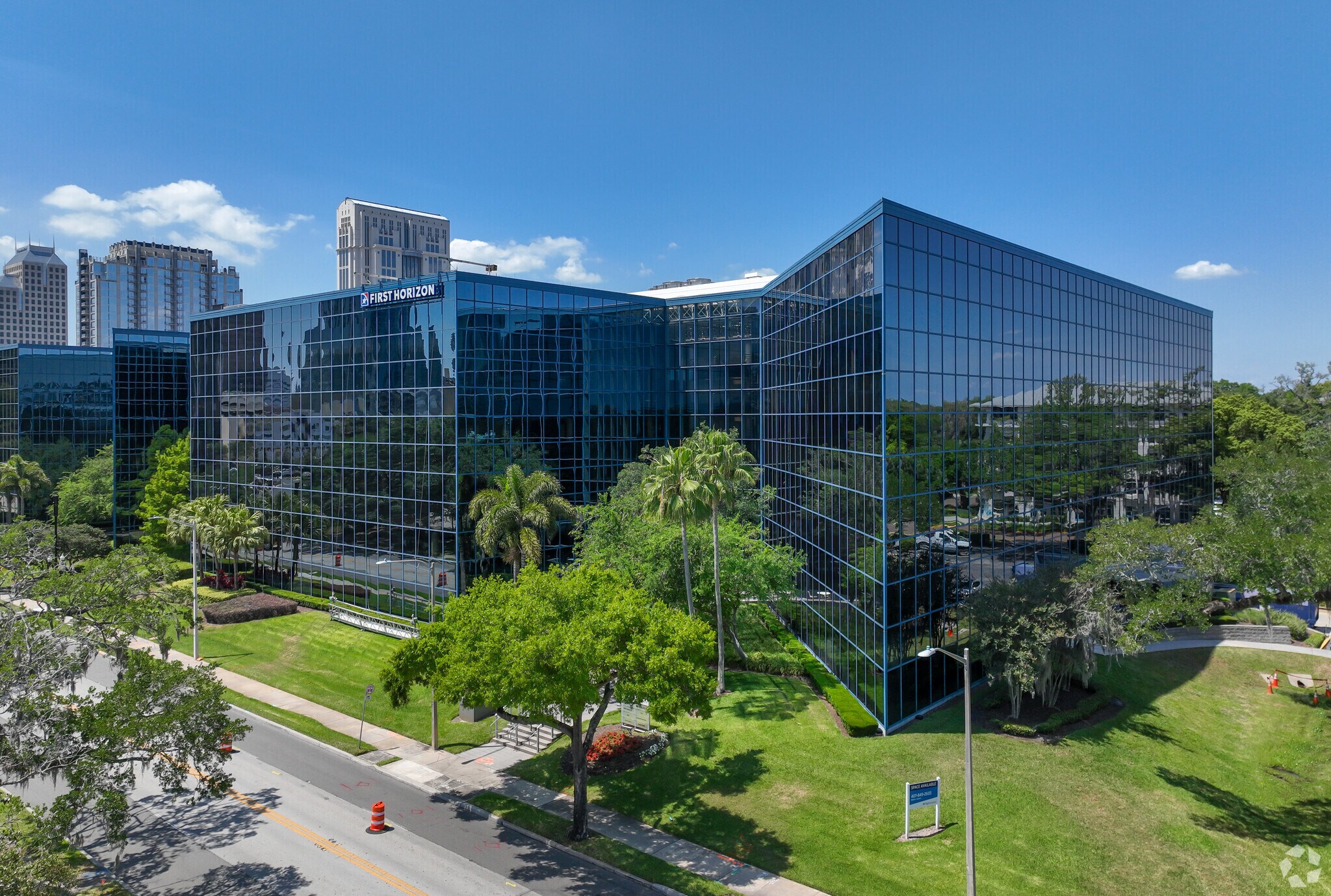 315 E Robinson St, Orlando, FL for lease Primary Photo- Image 1 of 16