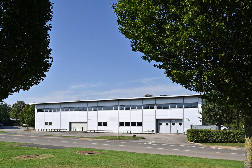 1-3 Silverstone Circuit, Silverstone for lease - Building Photo - Image 2 of 2