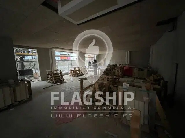 Retail in Saint-Ouen-sur-Seine for sale - Interior Photo - Image 3 of 5