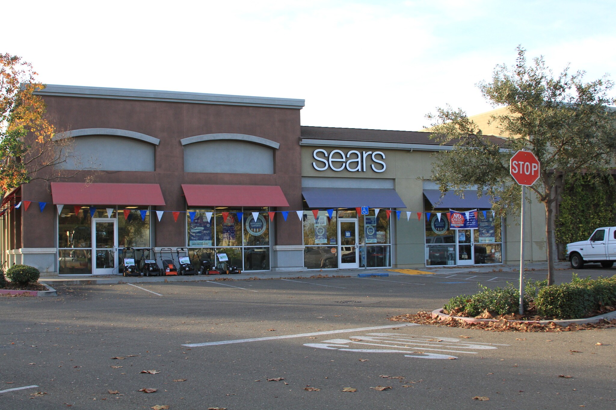 261 Spreckels Dr, Manteca, CA 95336 Spreckels Park Shopping Center