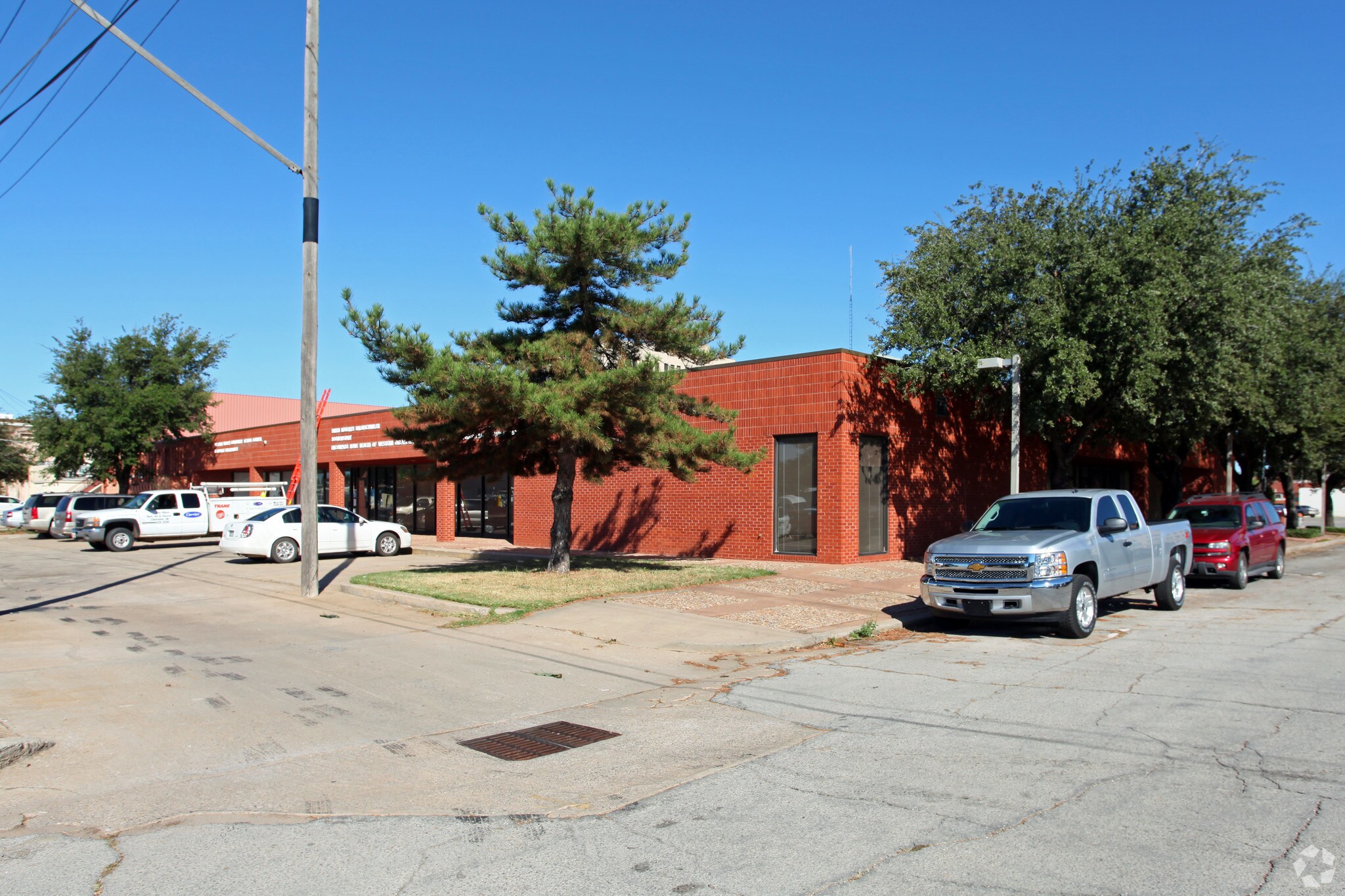 205 W Chickasha Ave, Chickasha, OK 73018 Office Investment