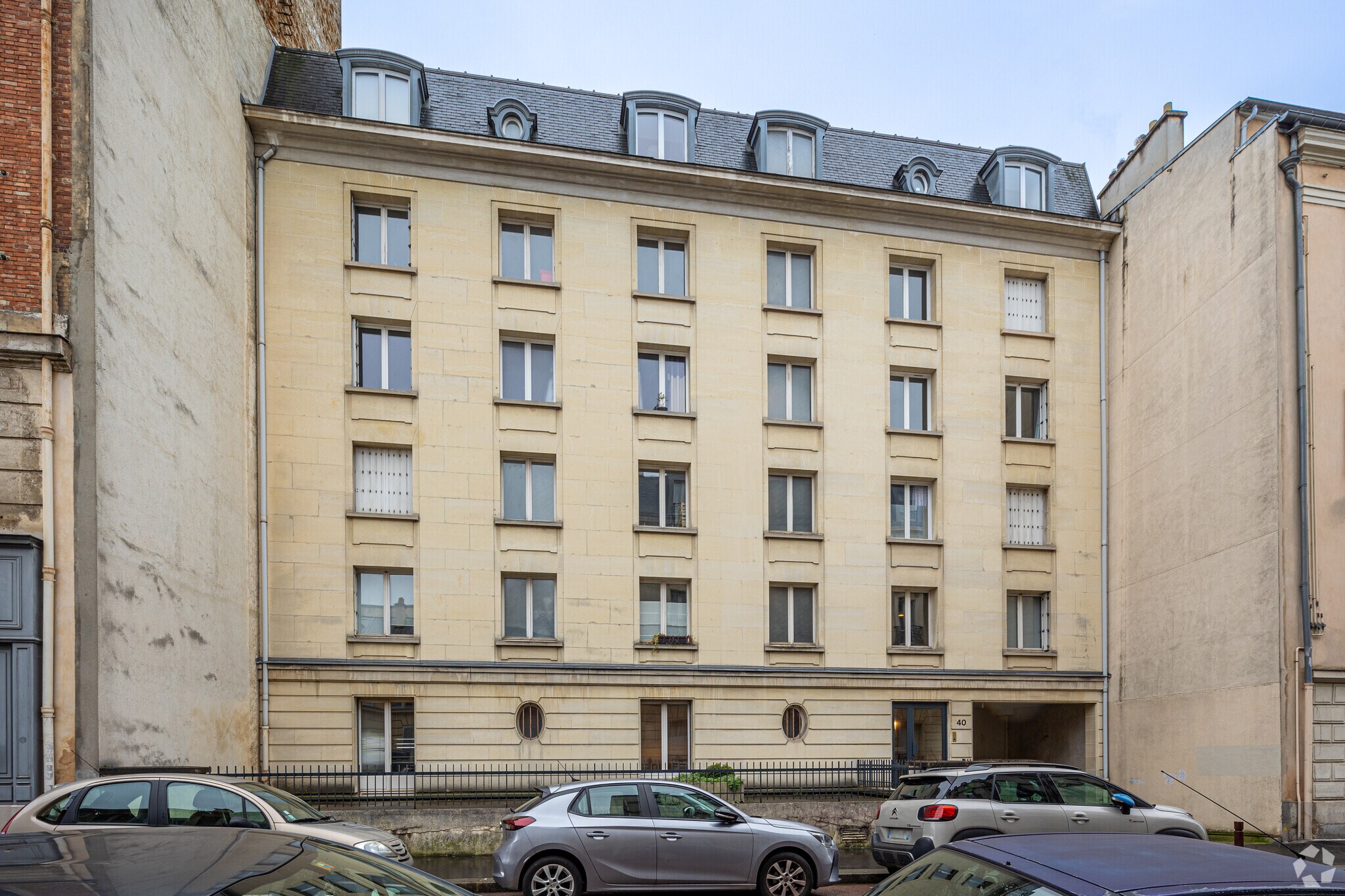 Rue D'Angiviller, Versailles for lease Primary Photo- Image 1 of 3