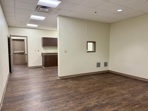 2424 W Pleasant Run Rd, Lancaster, TX for lease Interior Photo- Image 2 of 3