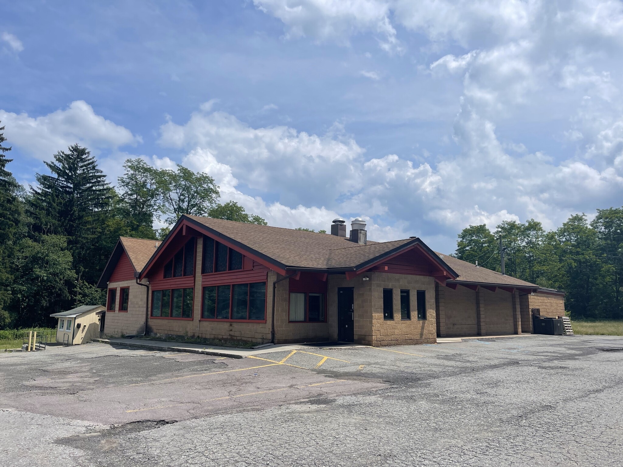 732 Hamlin Hwy, Lake Ariel, PA for sale Building Photo- Image 1 of 23