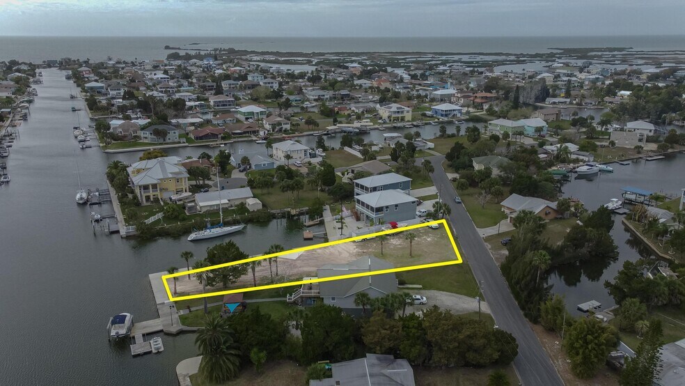 3616 Flamingo Boulevard Blvd, Hernando Beach, FL for sale - Primary Photo - Image 1 of 1