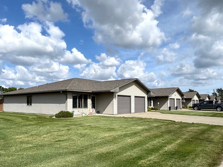 1600 Country Dr, Mitchell, SD for sale - Primary Photo - Image 1 of 1