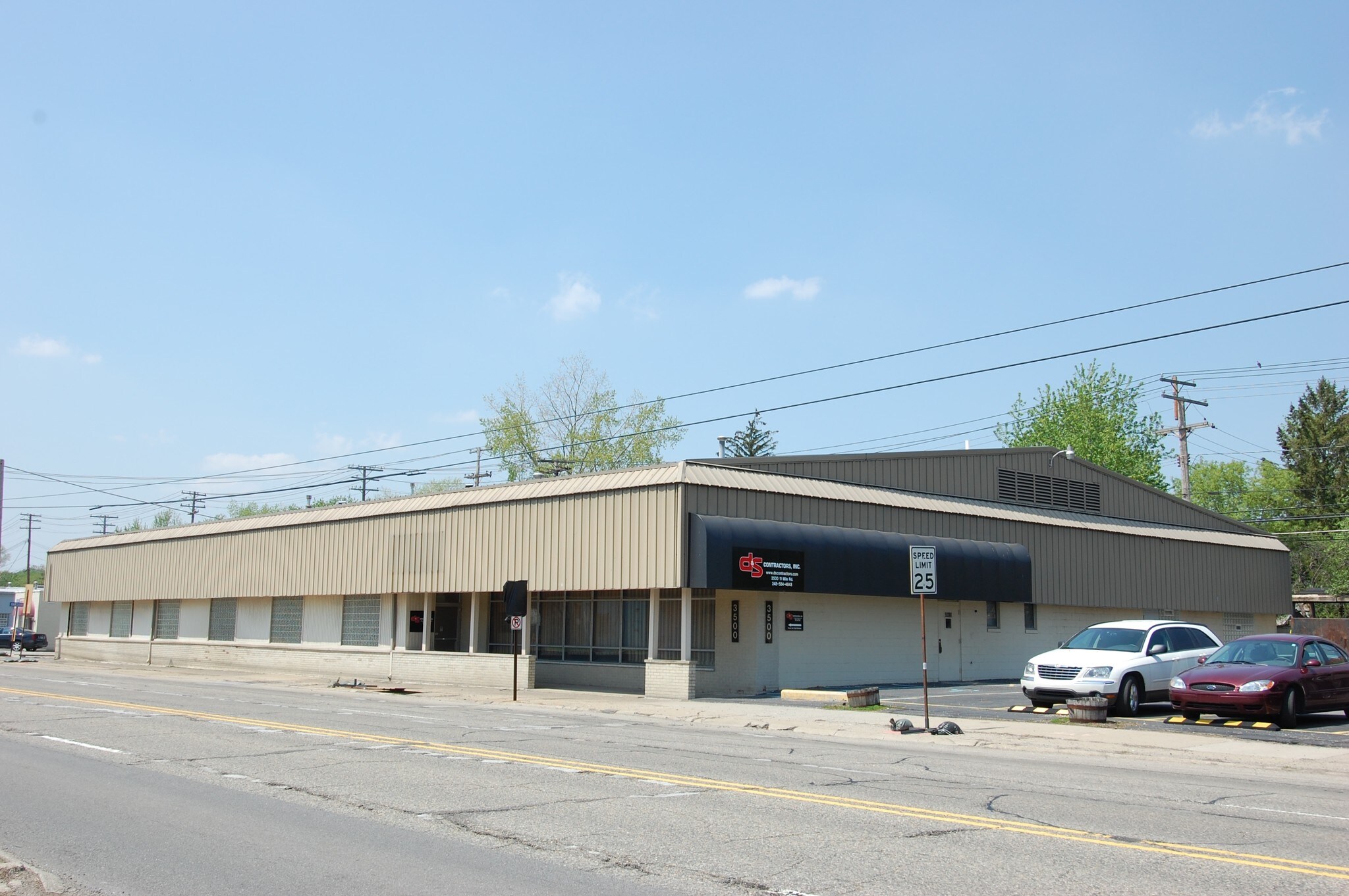 3500 W 11 Mile Rd, Berkley, MI 48072 D & S Contracting Building