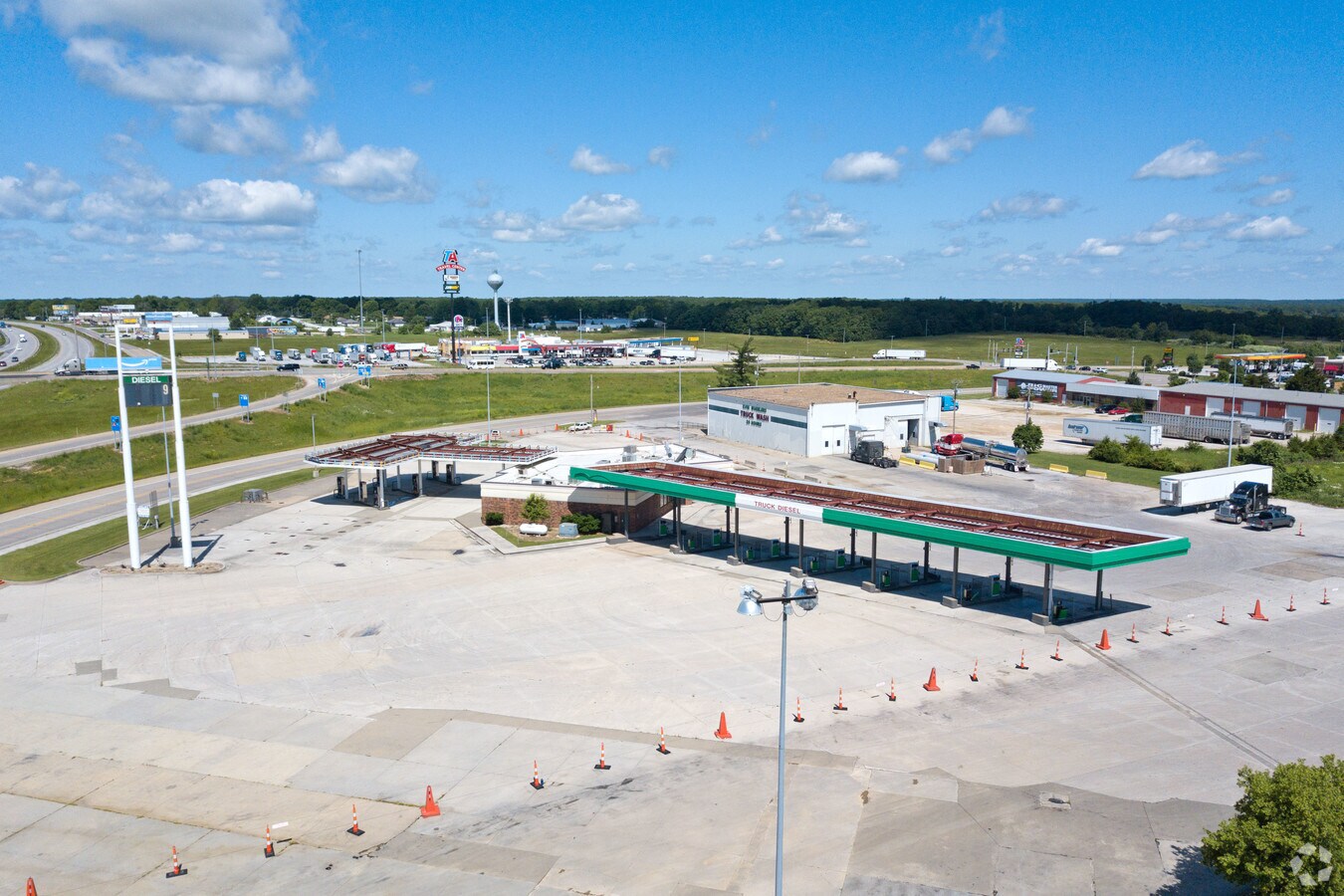 325 E Evergreen Rd, Strafford, MO, 65757 Service Station Property For