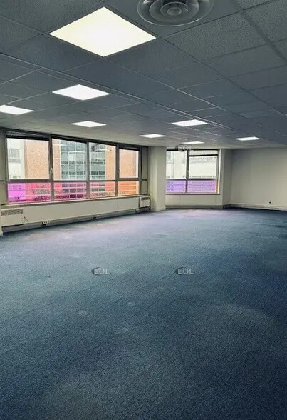 Office in Paris for lease - Building Photo - Image 1 of 4