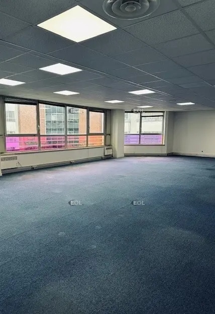 Office in Paris for lease Building Photo- Image 1 of 5