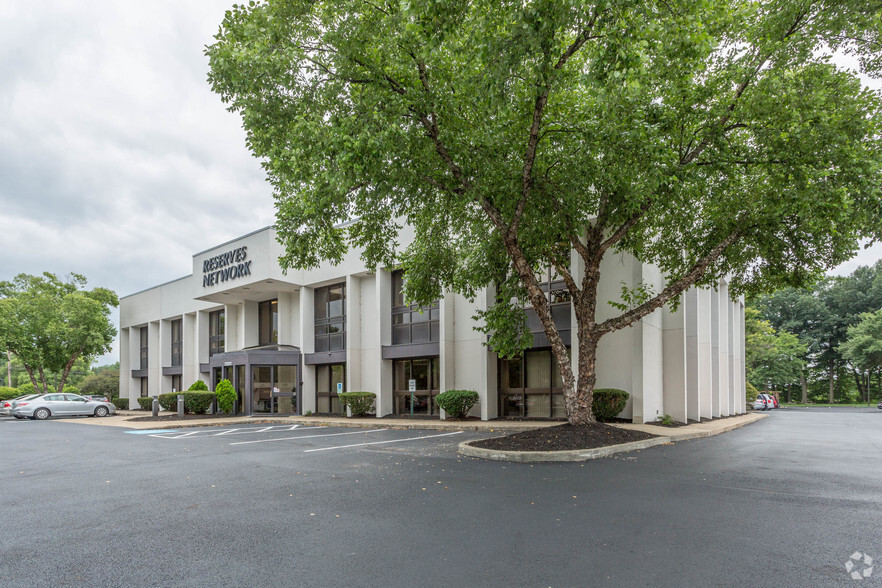 22021 Brookpark Rd, Fairview Park, OH for sale - Primary Photo - Image 1 of 1