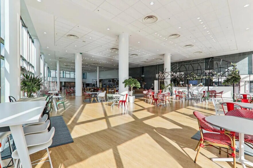 3 Rue Joseph Monier, Rueil-Malmaison for lease - Building Photo - Image 3 of 15