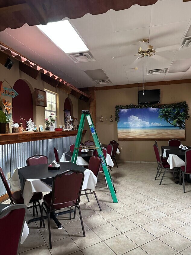 5828 FM 517 Rd E, Dickinson, TX 77539 Paradise Grill