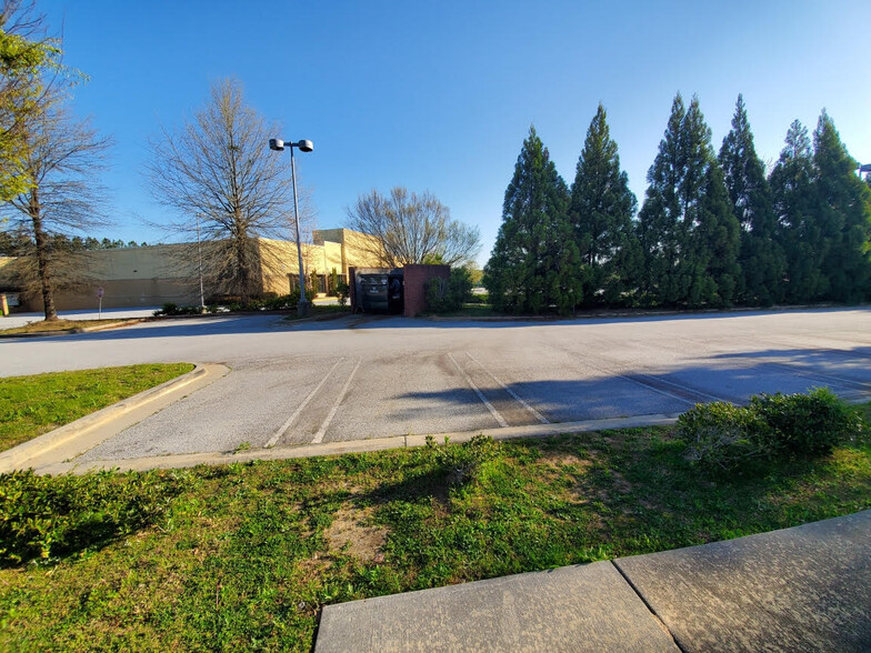 8052 Mall Pky, Lithonia, GA for sale - Building Photo - Image 3 of 5