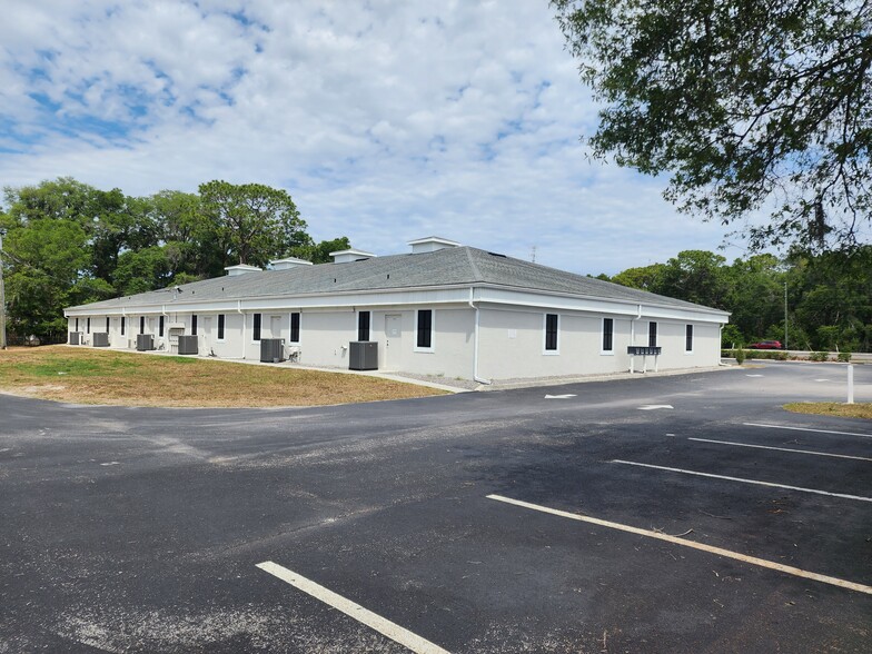 16332-16352 Cortez Blvd, Brooksville, FL for lease - Building Photo - Image 2 of 3