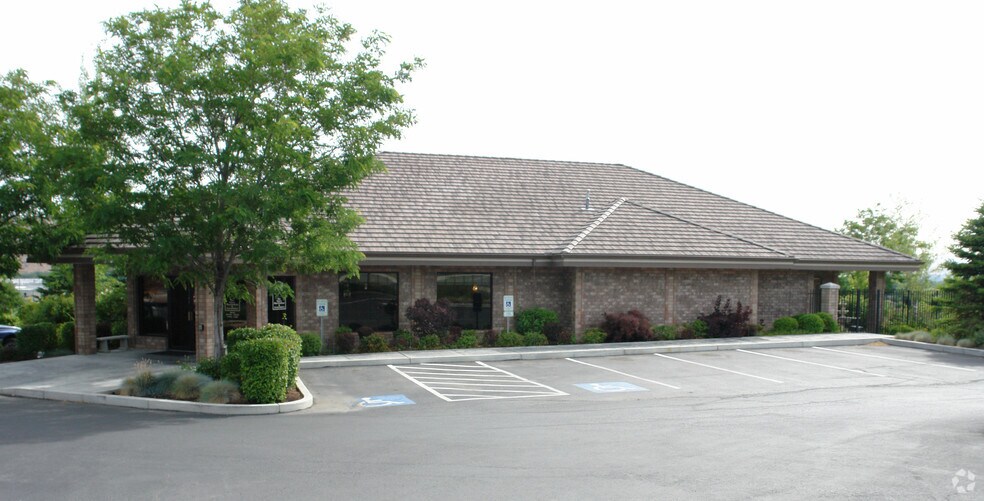 3907 Castlevale Rd, Yakima, WA 98902