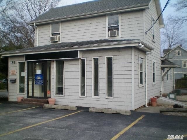 Office in Roslyn Heights, NY for sale Primary Photo- Image 1 of 1