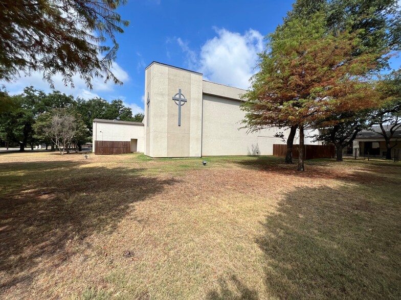2709 Custer Rd, Plano, TX for lease - Primary Photo - Image 2 of 5