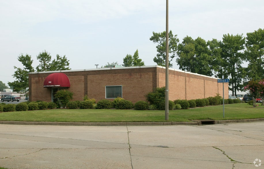 952 Norfolk Sq, Norfolk, VA for lease - Building Photo - Image 2 of 3