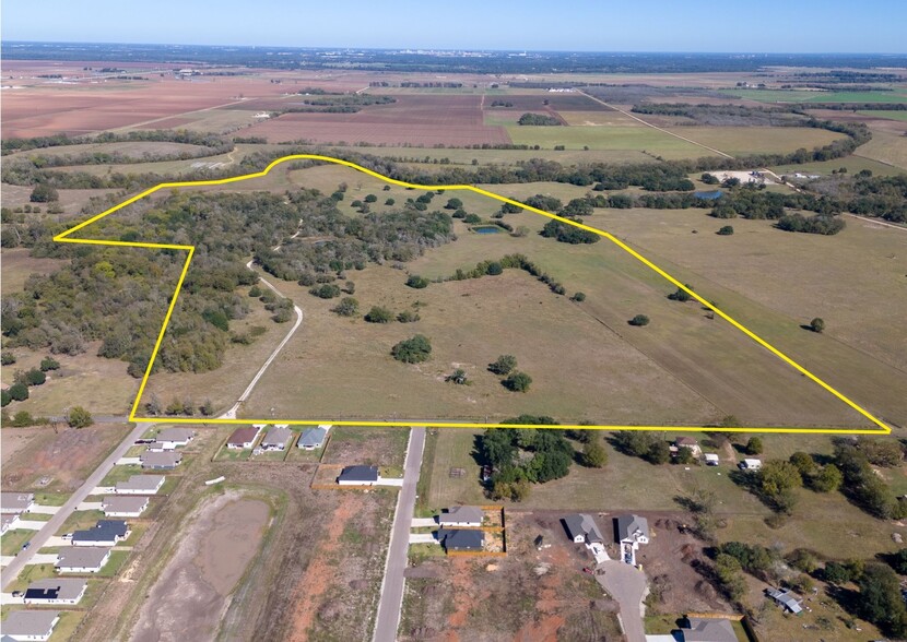 1015 Co 268 rd, Snook, TX for sale - Primary Photo - Image 1 of 5