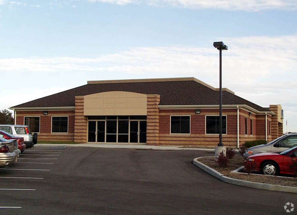 1391 Smizer Mill Rd, Fenton, MO 63026