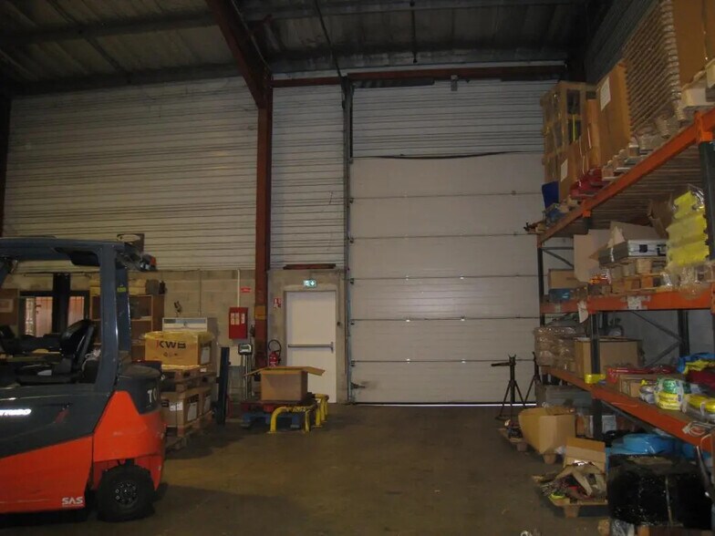 Industrial in Gémenos for lease - Building Photo - Image 2 of 7