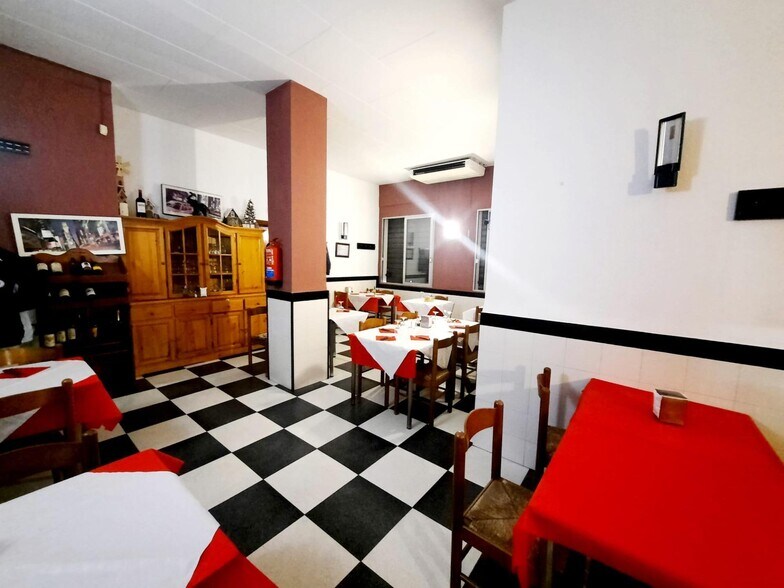 Retail in L'Alcúdia for sale - Building Photo - Image 2 of 26