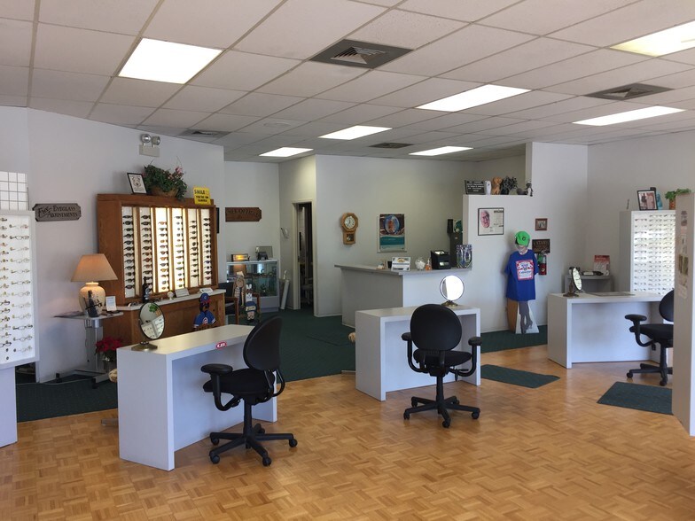 1852 1854 North Rand Rd Palatine Il 60074 Freestanding Property 1852 1854 North Rand Rd Palatine Il 60074 Freestanding Property For Lease On Loopnet Com
