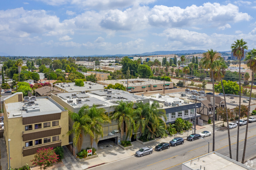 6928 Owensmouth Ave, Canoga Park, CA for lease - Aerial - Image 2 of 3