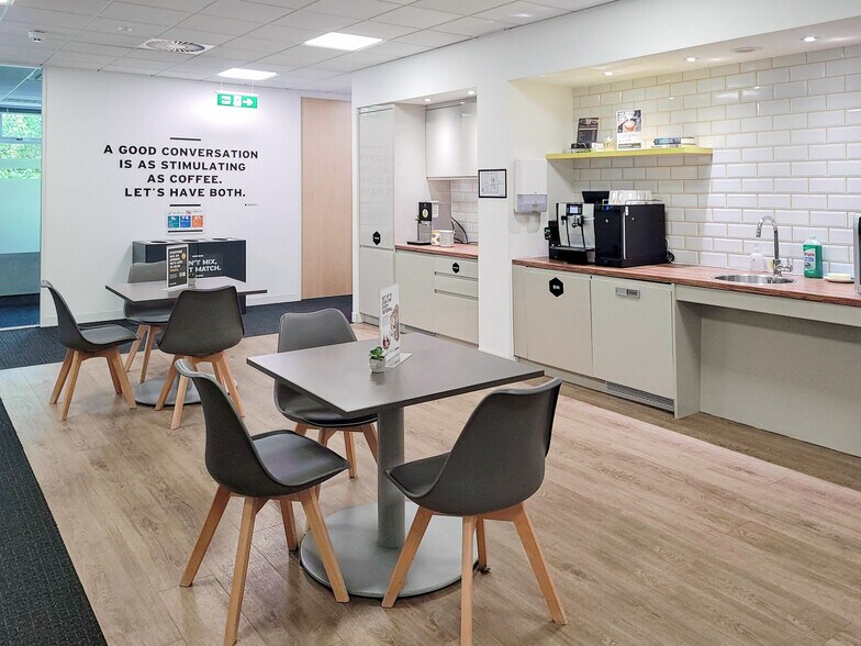 1 Gerrards Cross, Gerrards Cross for lease - Interior Photo - Image 3 of 17