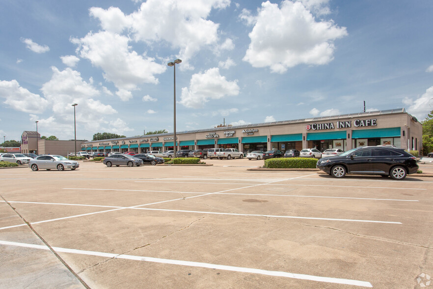 8475 N Hwy 6, Houston, TX for lease - Building Photo - Image 2 of 8