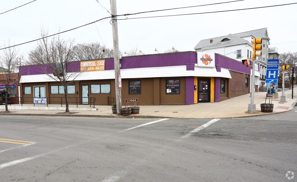 322-326 Chelsea St, Chelsea, MA for lease - Building Photo - Image 3 of 4