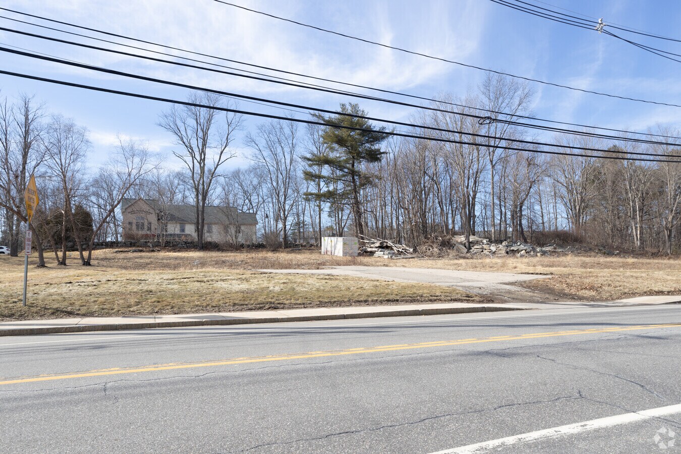 56 Exeter Rd, Newmarket, NH 03857